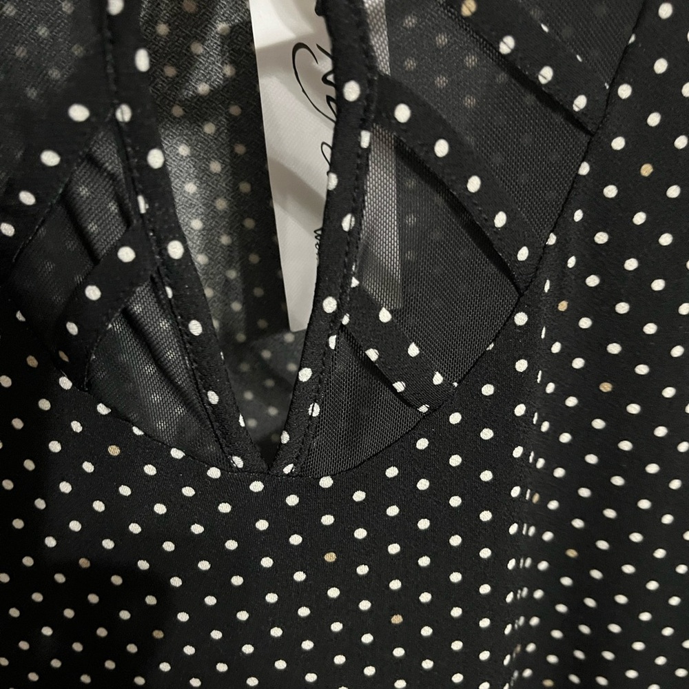 🖤 1X NY Collection Black and White Polka Dot Blouse with Flutter Sleeves NWT - Picture 2 of 8